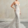 Sottero and Midgley Chesney trouwjurk - ivoorkleurige fit-and-flare bruidsjurk met strapless bloemenkant en lange tule sleep