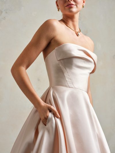 Sottero and Midgley Faro ballgown trouwjurk in blush - strapless satijnen trouwjurk met uitlopende rok.