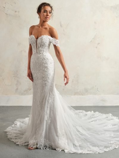 Sottero and Midgley Rome trouwjurk - ivoorkleurige fit-and-flare bruidsjurk met off-the-shoulder kantdetails en lange sleep.