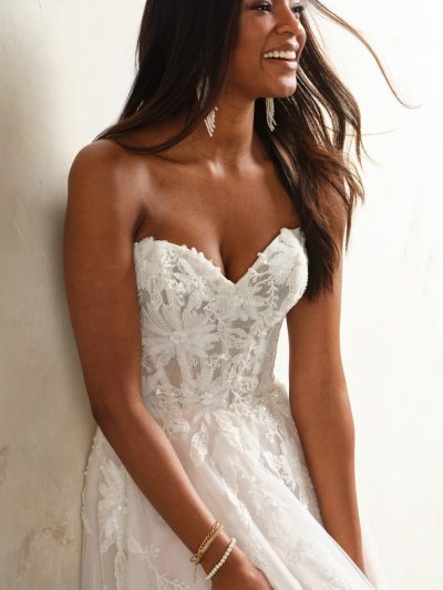 Maggie Sottero Caroline A-lijn strapless trouwjurk close-up van het hartvormige lijfje